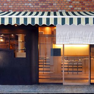 INT300 Patio Garden Retractable Awnings Poole Bournemouth Leominster Hereford- Green stripe 01