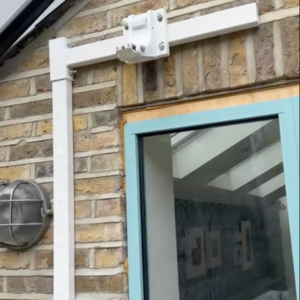 Intelroll L shape bracket white colour left hand