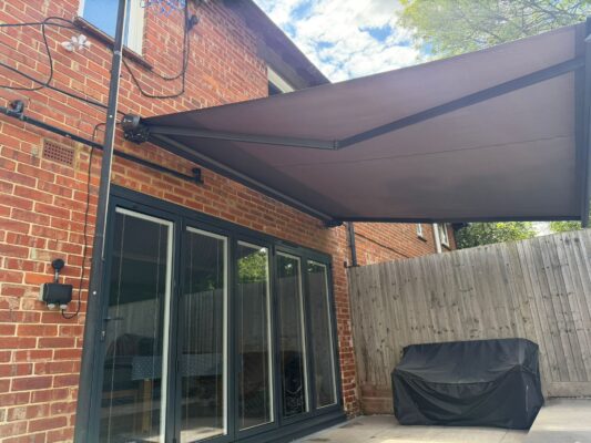 THE RIDINGS DERBY DE72 3SH OPENED GREY AWNING INT 500 WITH CABLE SOCKET WIND/SUN SENSOR 18TH MAY 2026